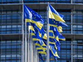 Очільниця Єврокомісії закликала надати Україні та Молдові вступ до ЄС - Bloomberg