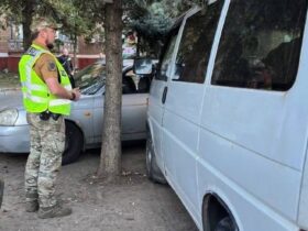 патрульні перевіряють водіїв, ринок Краматорська