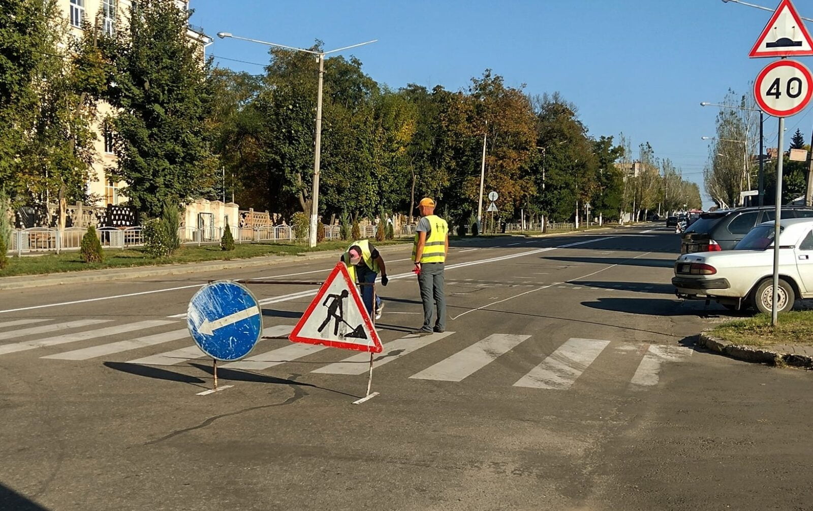 комунальники нанесли дорожню розмітку