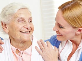 Деменція: кому загрожує та як попередити