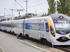 Поїзд "Київ — Краматорськ" рухається із затримкою на понад годину
