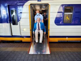 Укрзалізниця полегшує подорожі осіб з інвалідністю: тепер замовлення спеціальних вагонів онлайн