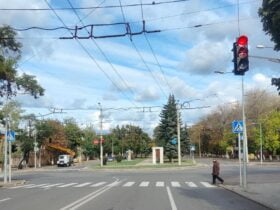 У Краматорську замінють старі світлофори на світлодіодні