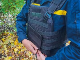 100 бронежилетів