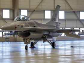 Українські пілоти вже навчаються літати на авіатренажерах F-16 — Ігнат