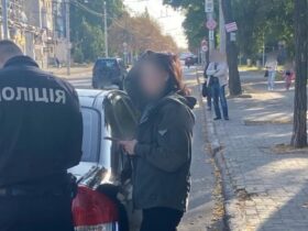 У Краматорську у водійки Kia патрульні виявили наркотики