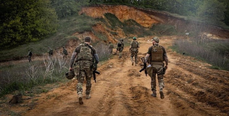 Зарплати військових, які потрапили в полон, віддаватимуть сім'ям: хто може отримати виплати