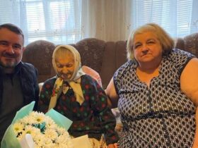 Вадим Лях привітав жительку Слов’янська Ніну Носко зі 102-річчям