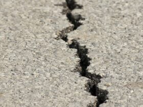 потужний землетрус