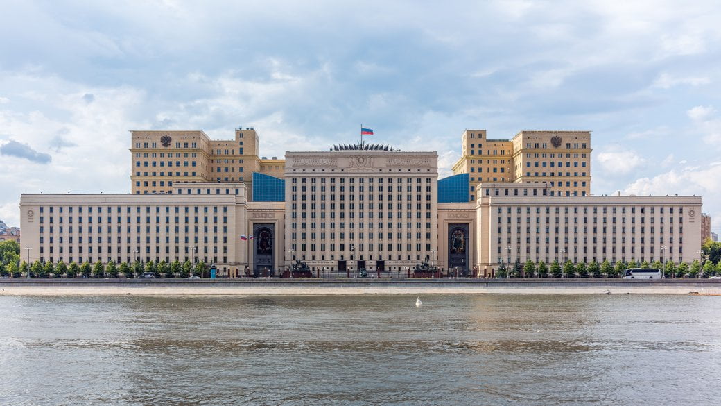Міноборони РФ повідомило про атаку близько 40 безпілотників на Крим