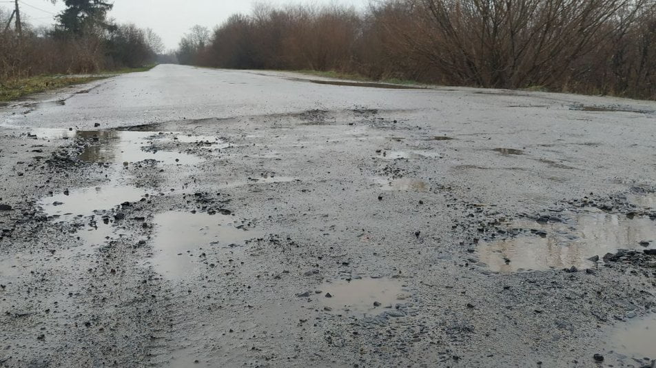 На Донеччині під обстріли потрапили двоє волонтерів