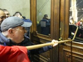 Студенти у Белграді оголосили блокаду руху у місті