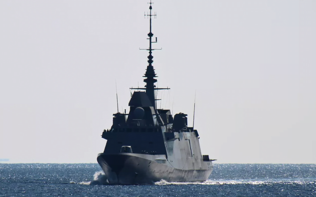 Військовий корабель Франції атакували безпілотники з боку Ємену – що відомо