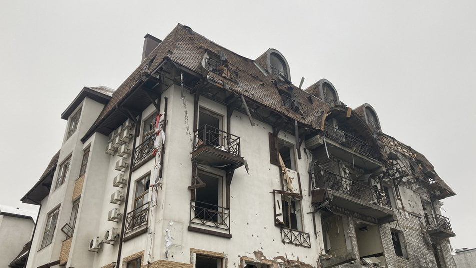 Удари РФ по готелю у Харкові: кількість поранених збільшилася до 13