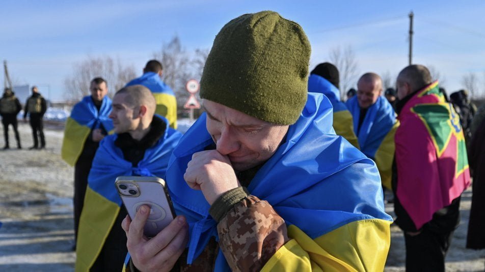 Україна повернула з полону РФ понад 200 людей