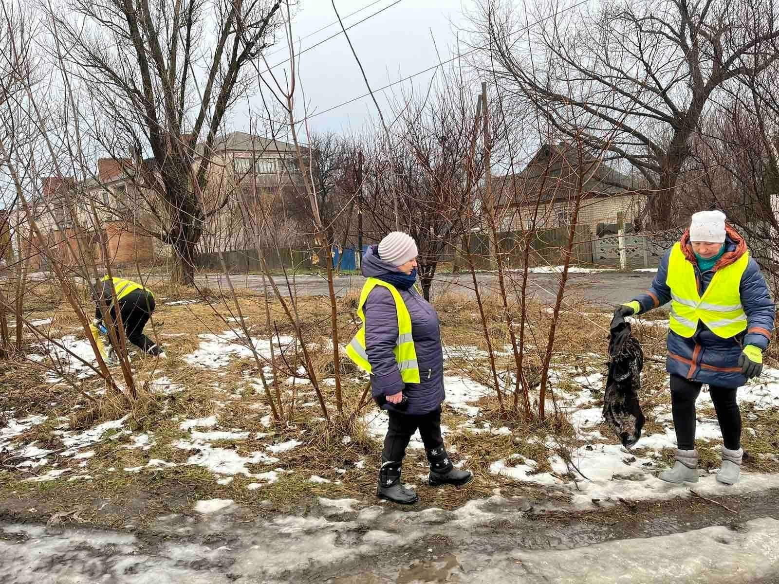 у Краматорську комунальники прибирають місто