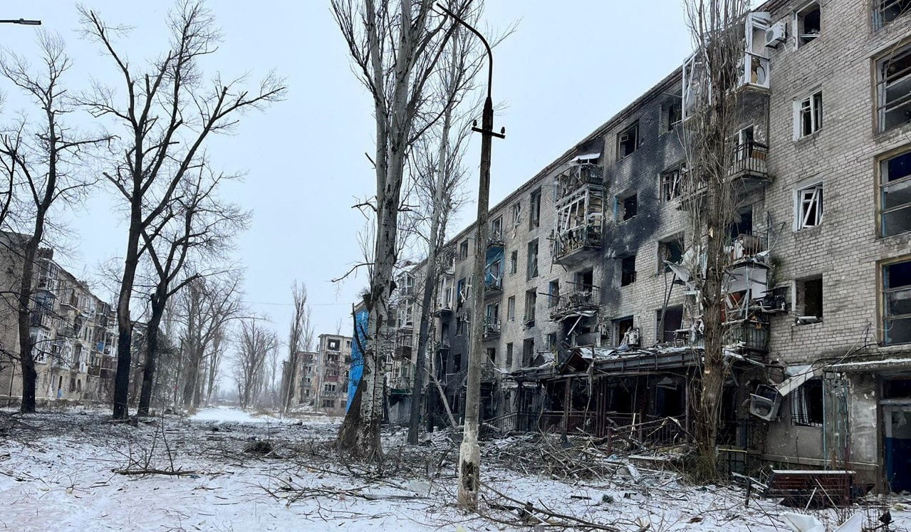 На Донеччині внаслідок ворожого обстрілу пошкоджено два заклади освіти, будинки, автомобілі та газопровід