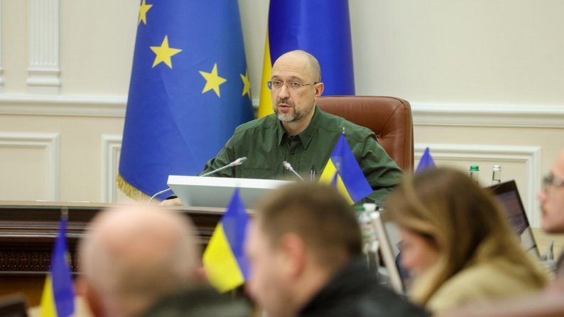 Кабмін обмежив час лікування українських військових за кордоном