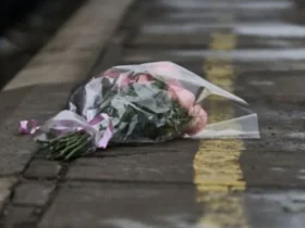 Військовий, який лишив на вокзалі Краматорська букета рожевих троянд