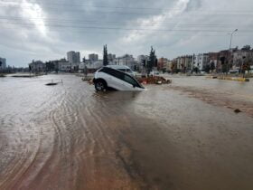 У Туреччині в Анталії сталася масштабна повінь, є загиблий