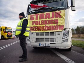 Поляки на кордоні напали на потяг