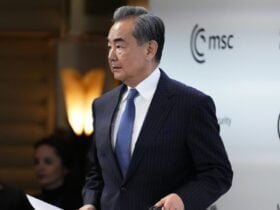 Китай розвиватиме співпрацю та зміцнюватиме дружбу з РФ — Ван Ї