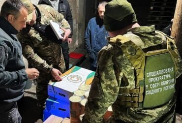 Судитимуть двох військових за розкрадання понад трьох тонн харчів з військової чатини на Донеччині