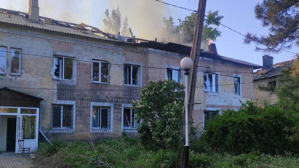 Армія РФ обстріляла житлові квартали Донеччини з авіації, "Градів", "Смерчів" й артилерії
