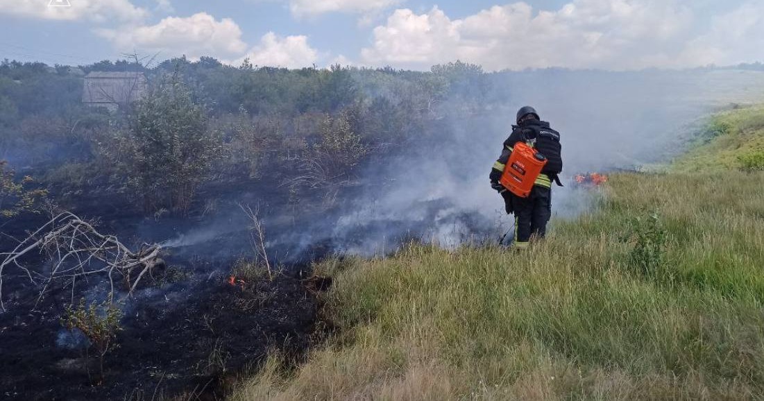 У Краматорську виникла пожежа внаслідок ворожого обстрілу