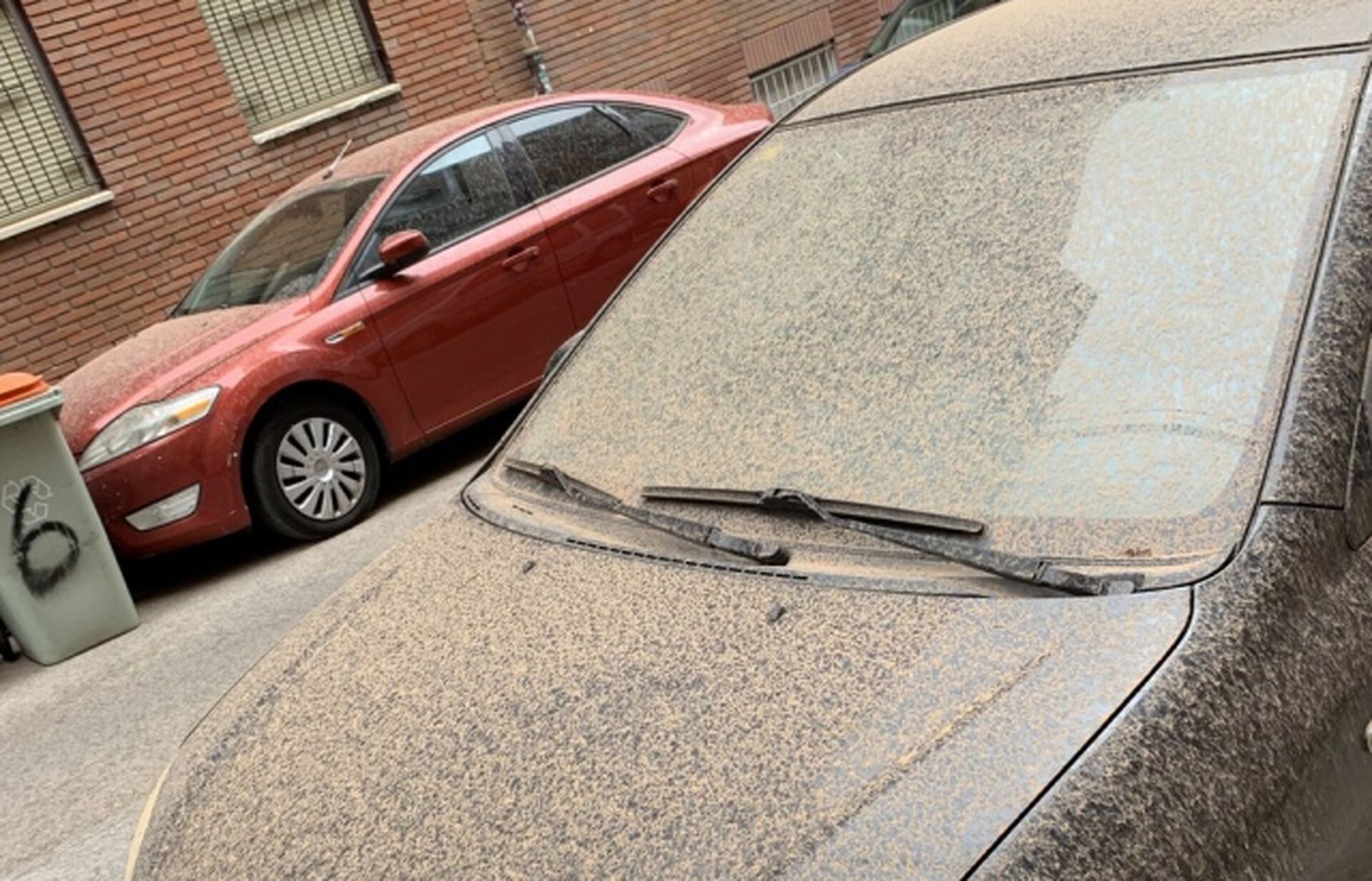 пил на машині