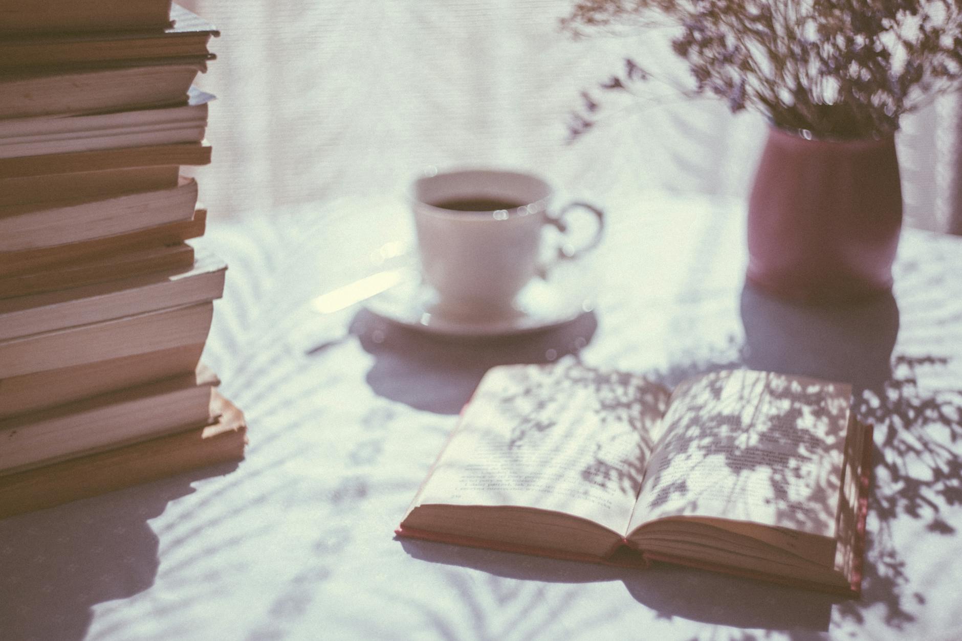 Як виробити звичку читати: 10 книг на рік для зайнятої людини