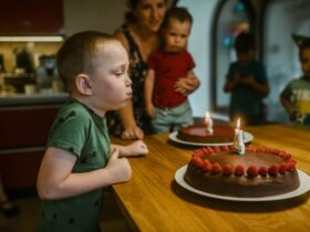 Привітання з днем народження чоловіку: проза, вірші, СМС