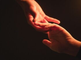 Привітання з Днем соціального працівника: теплі слова людям добра