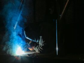 Привітання з Днем зварювальника: вогняні слова майстрам