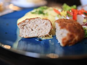 Скільки смажити котлети: на сковороді, щоб не були сирими
