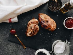Скільки варити куряче філе: для салату, супу, дитини