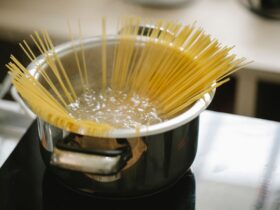 Скільки варити макарони: спагеті, пенне, ріжки - час аль денте