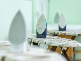 Як почистити підошву праски від нагару і накипу всередині