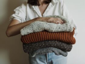 Як позбутися молі в шафі та захистити одяг