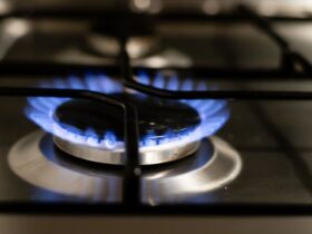 Як відмити решітки газової плити від жиру і нагару