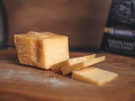 Як зберігати твердий сир: щоб не пліснявів і не сох