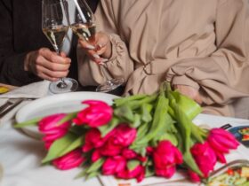 Привітання з топазовим весіллям: теплі слова на 16 років шлюбу